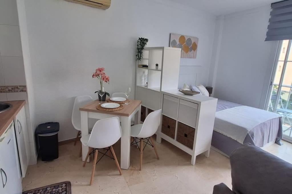 Room City Estepona Estudio Mar Exterior foto